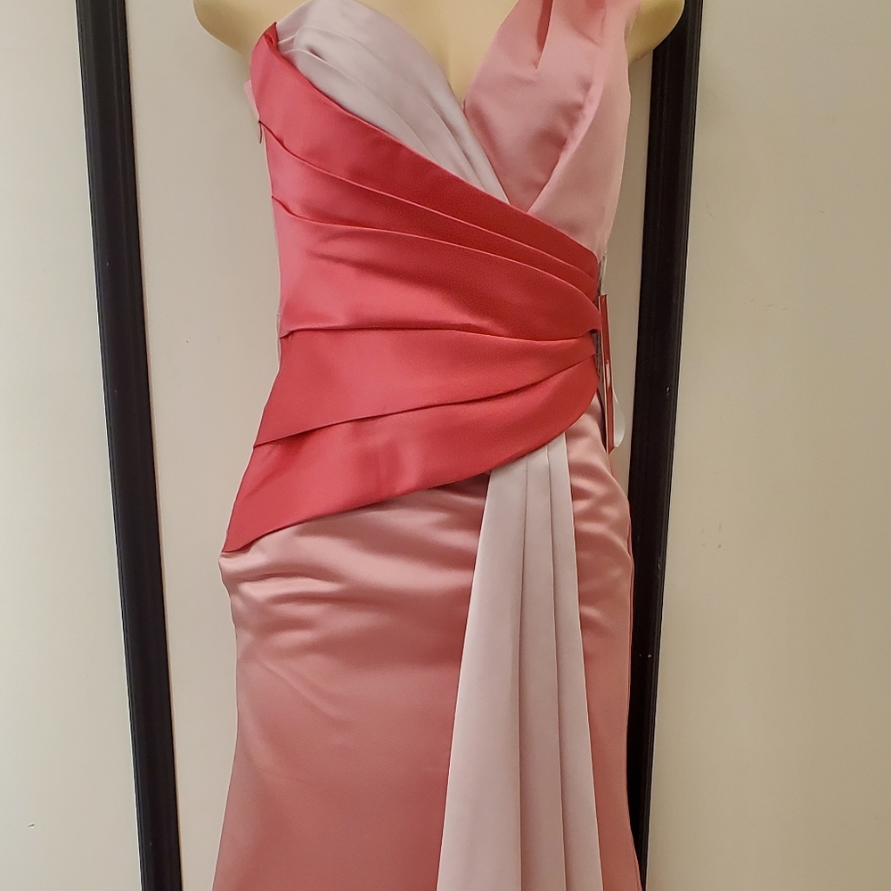 Dress - Picture 2 of 4